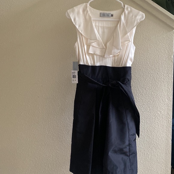 Teri Jon 100% Silk Top Belted Dress NWT - Picture 2 of 9